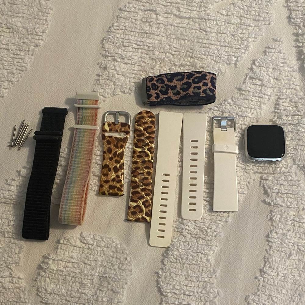 Fitbit Versa Lite Edition Smart Watch in Silver and White